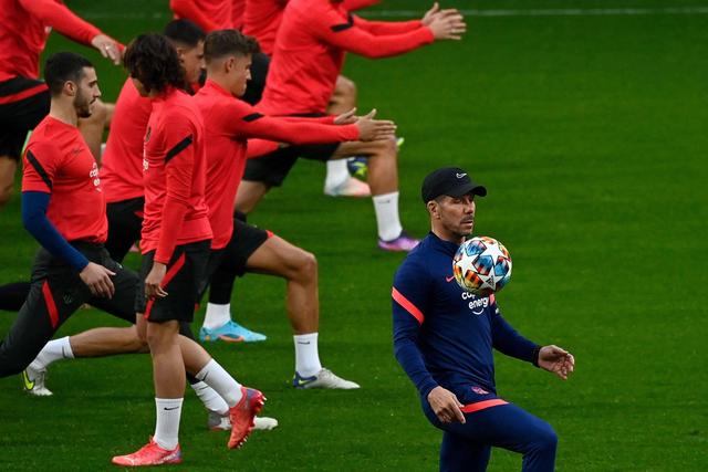 李炎哲22+10新疆加时胜广厦 胡金秋22+12