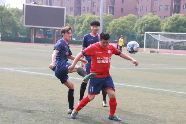 沃特斯27分高登空砍34分 广东送四川8连败
